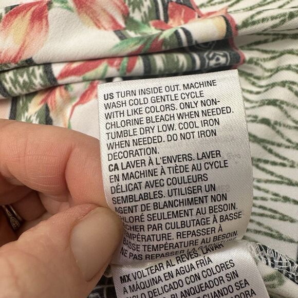 JM Collection XXL Top Stretch Womens 1/2 Zip Up Low V Cut Blouse Floral Stripe - Picture 12 of 12